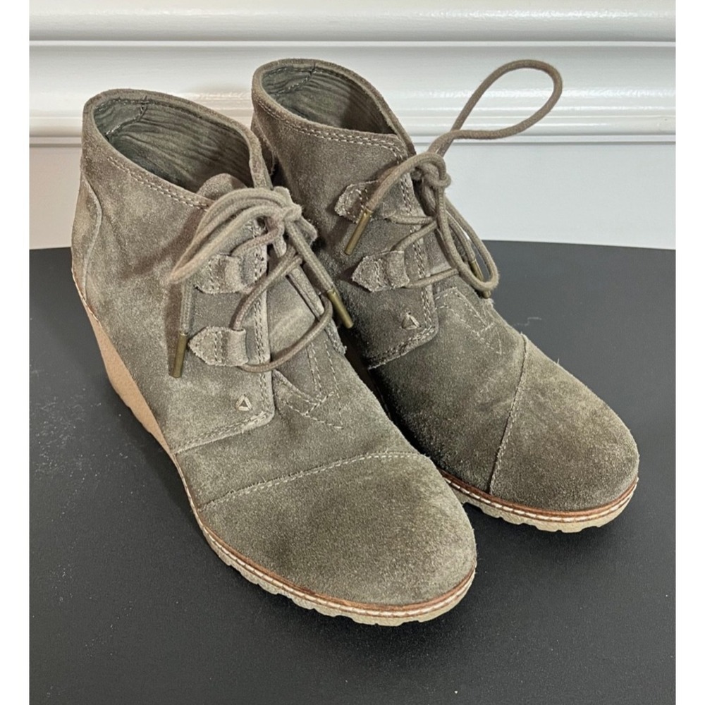 TOMS Gray Suede Wedge Ankle Boots Women's Size 7 Lace Up Wedge Booties